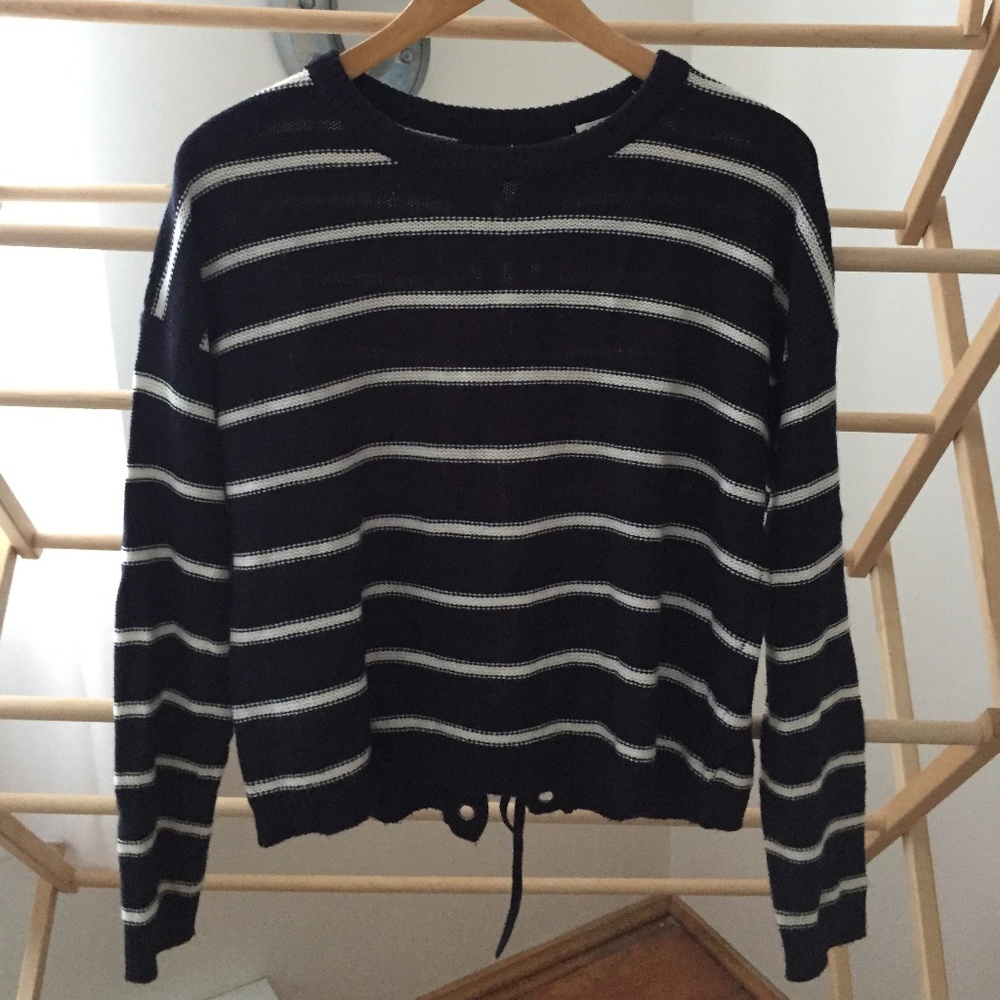 Open back knitwear